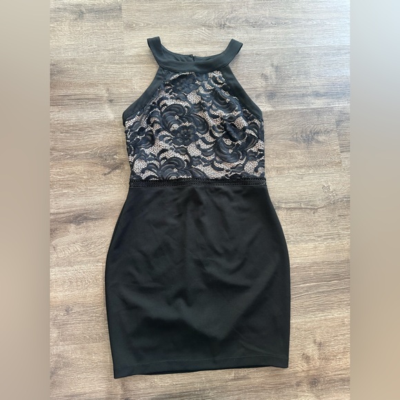 Black Halter Sleeveless Bodycon Cocktail Dress - Picture 1 of 3